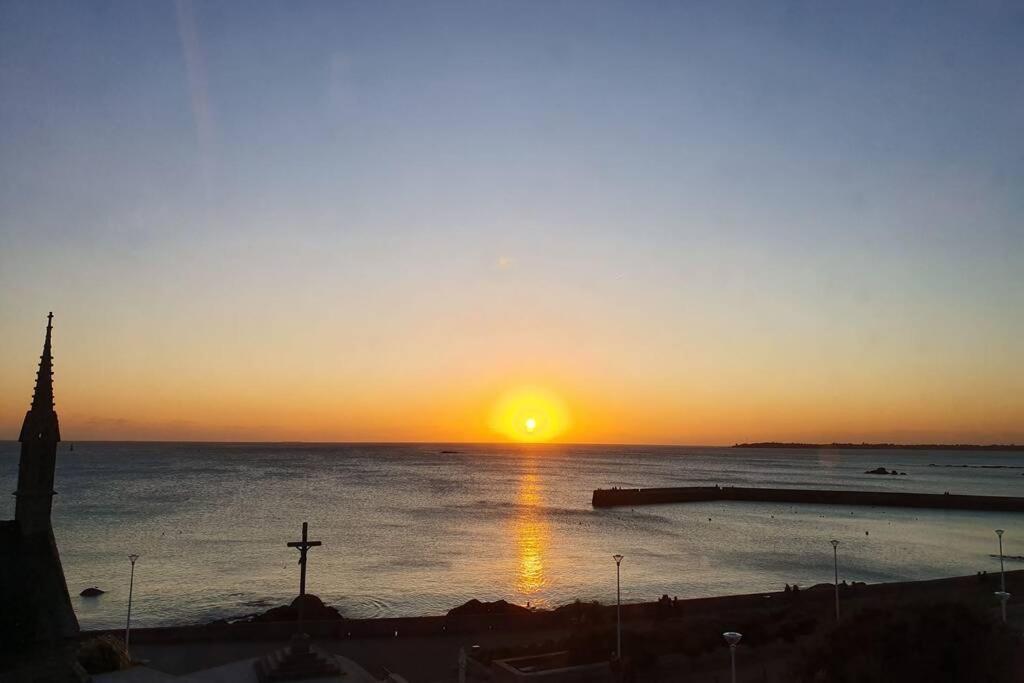LE PHARE DE LA CROIX pleine vue mer centre ville Concarneau Buitenkant foto