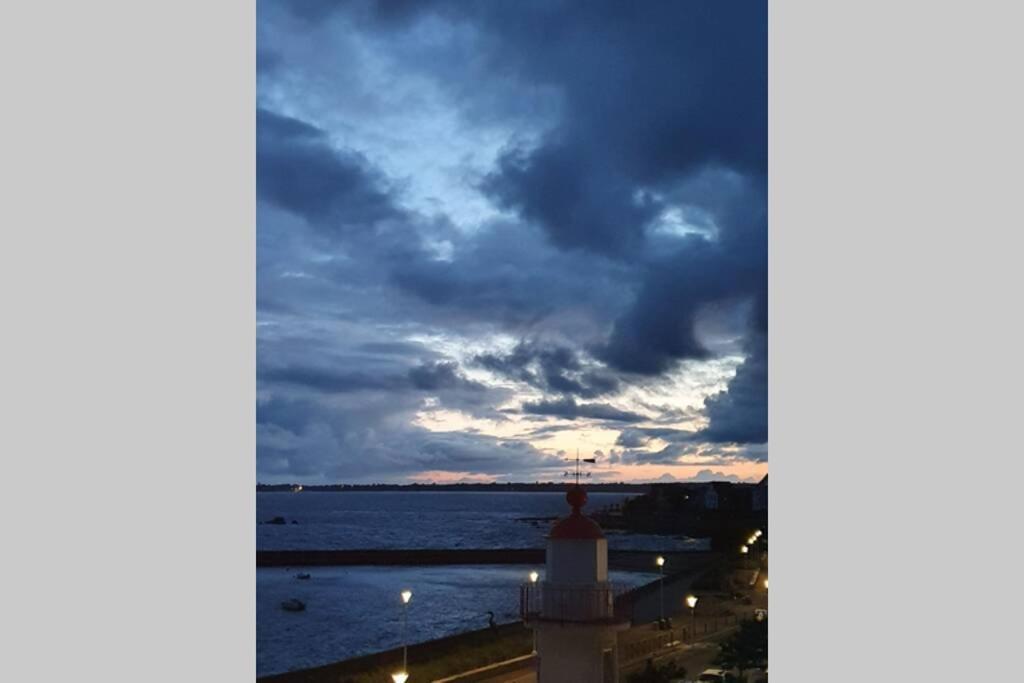 LE PHARE DE LA CROIX pleine vue mer centre ville Concarneau Buitenkant foto